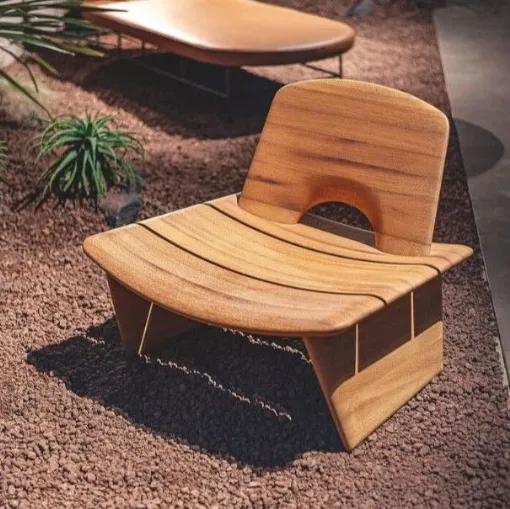  Poltrona in legno