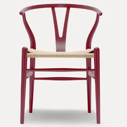 Sedia nella finitura berry red carl hansen 